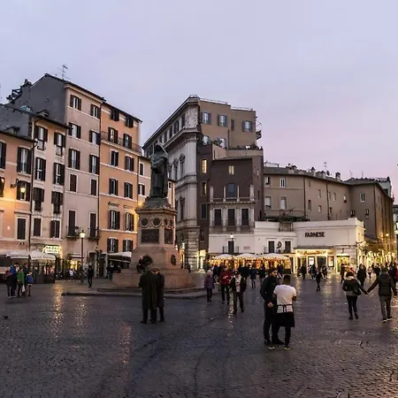 بيت ضيافة Vicolo Dell'aquila - Residenze Romanae روما