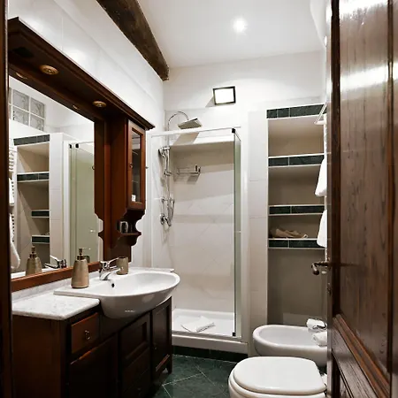 Vicolo Dell'aquila - Residenze Romanae 4*